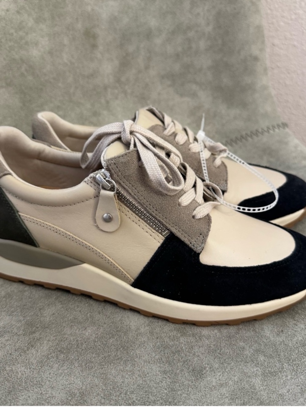 NWT Brioso Mimi Leather Zip Sneakers Sz 8 Rice/Black/Olive - Picture 6 of 9